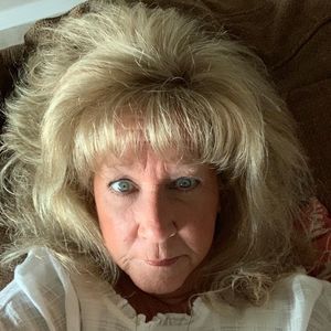 Meet your Posher, Carla